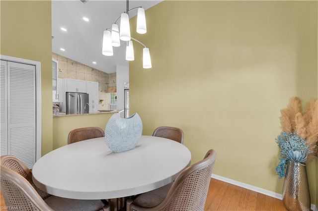 162 Newport DR 1207, Naples, FL 34114