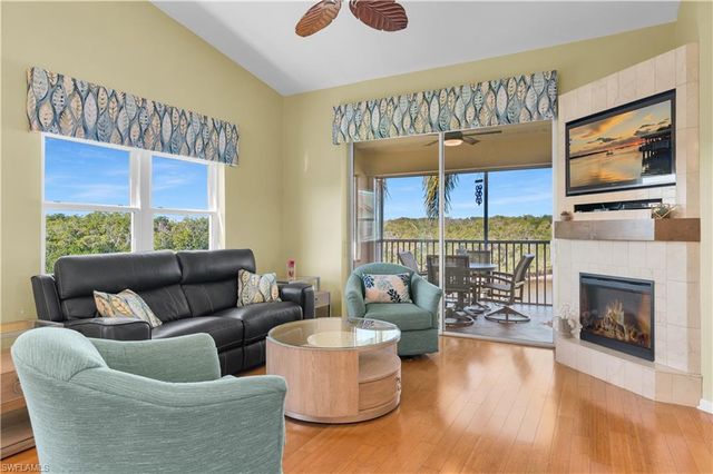 162 Newport DR 1207, Naples, FL 34114