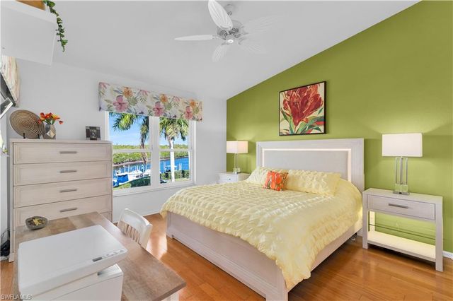 162 Newport DR 1207, Naples, FL 34114