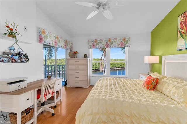 162 Newport DR 1207, Naples, FL 34114