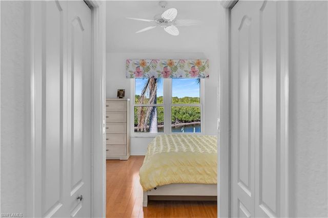 162 Newport DR 1207, Naples, FL 34114