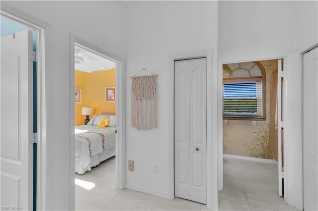 162 Newport DR 1207, Naples, FL 34114