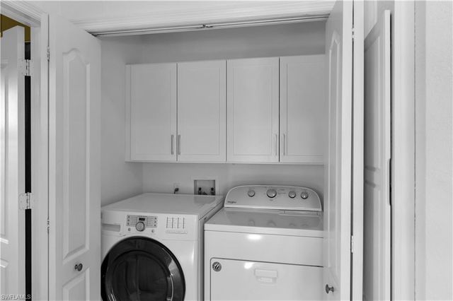 162 Newport DR 1207, Naples, FL 34114