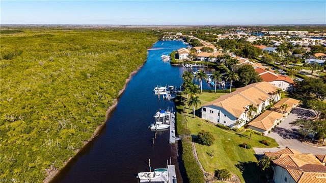 162 Newport DR 1207, Naples, FL 34114