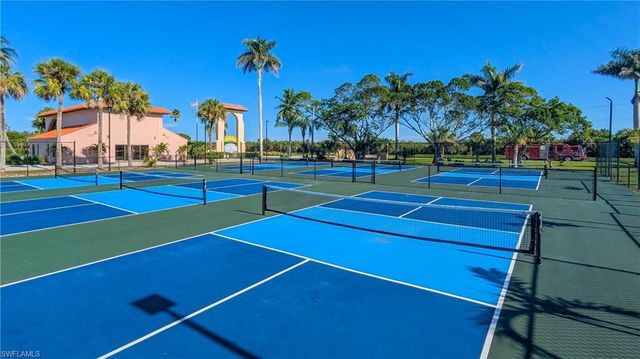 162 Newport DR 1207, Naples, FL 34114