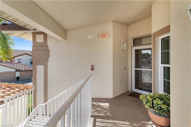 162 Newport DR 1207, Naples, FL 34114