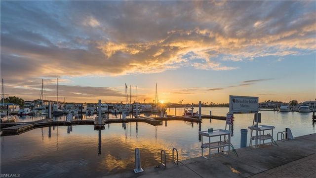 162 Newport DR 1207, Naples, FL 34114