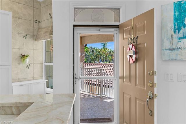 162 Newport DR 1207, Naples, FL 34114