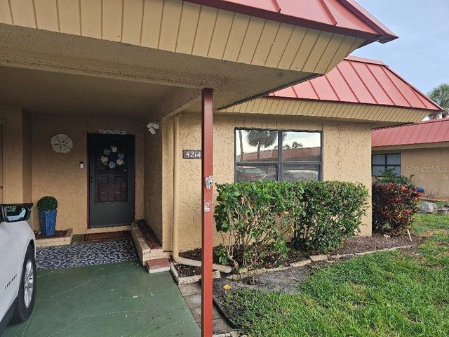 4214 EL DORADO COVE V-10, Bradenton, FL 34210