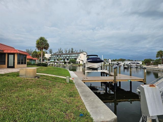 4214 EL DORADO COVE V-10, Bradenton, FL 34210