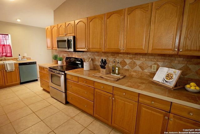 13523 Brinwood, Universal City, TX 78148