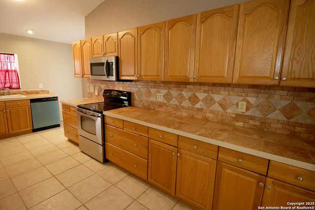 13523 Brinwood, Universal City, TX 78148