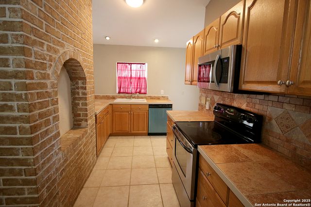 13523 Brinwood, Universal City, TX 78148