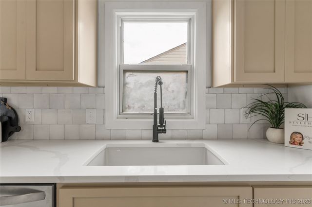 1212 S Yale Avenue, Tulsa, OK 74112