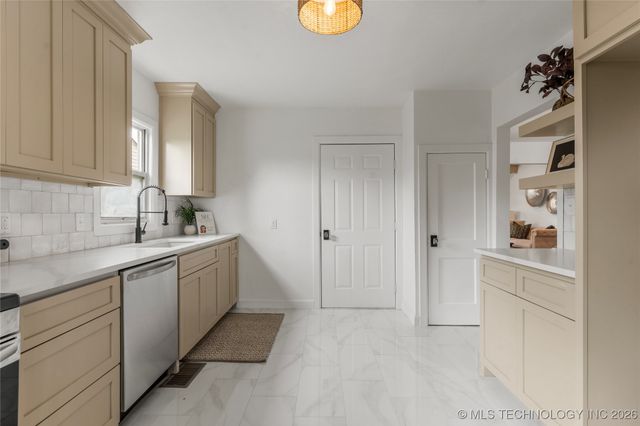 1212 S Yale Avenue, Tulsa, OK 74112