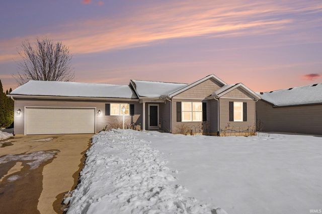 25795 Pack Trail, South Bend, IN 46628
