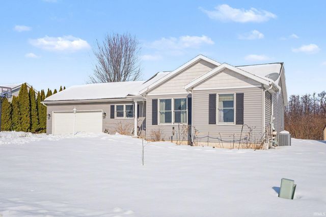 25795 Pack Trail, South Bend, IN 46628