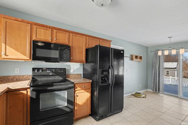 25795 Pack Trail, South Bend, IN 46628