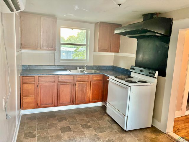 503-505 N Grove, Marshall, TX 75672