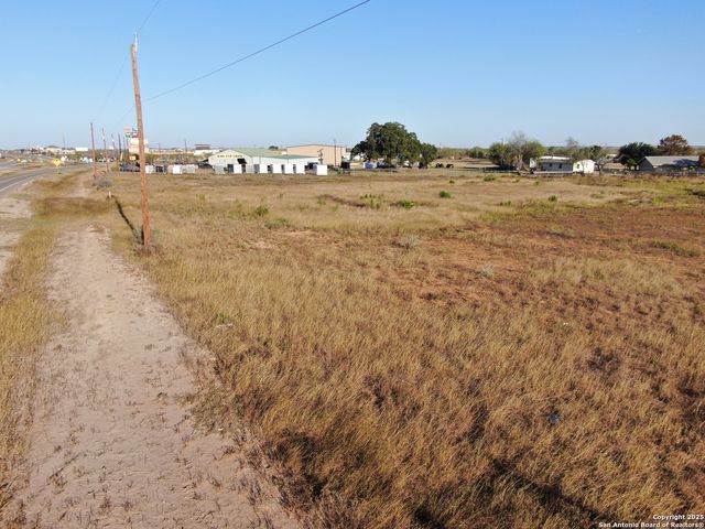 00 Ih 35, Lytle, TX 78052