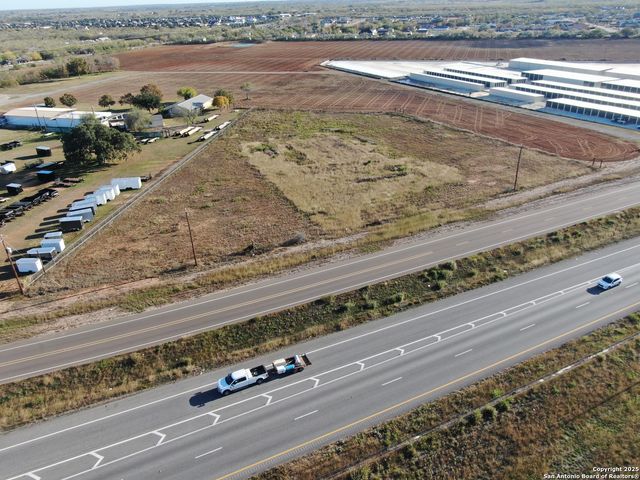 00 Ih 35, Lytle, TX 78052