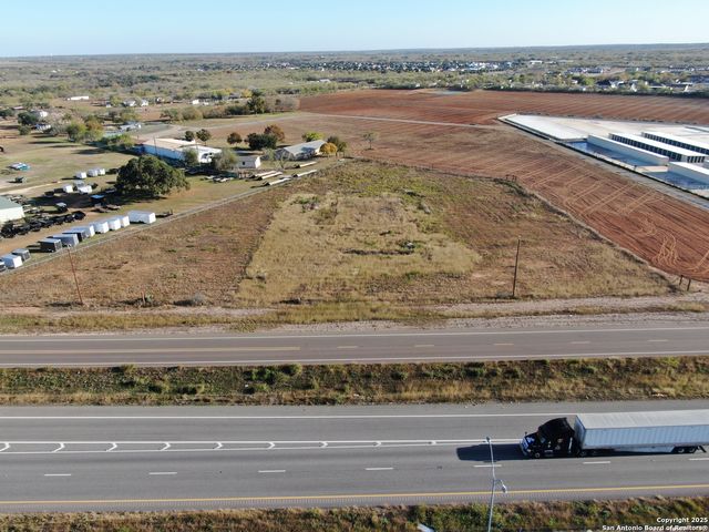 00 Ih 35, Lytle, TX 78052