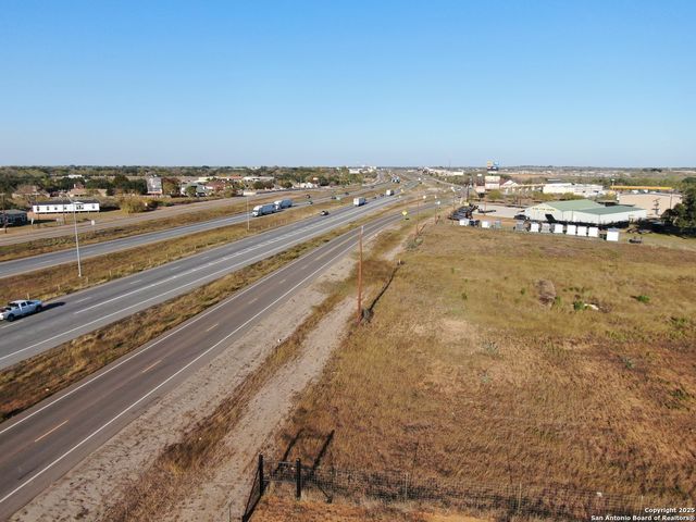 00 Ih 35, Lytle, TX 78052