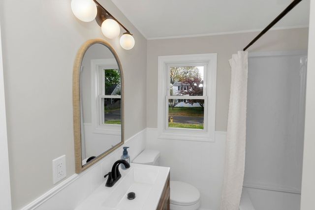 29 Birchwood Rd, Southwick, MA 01077