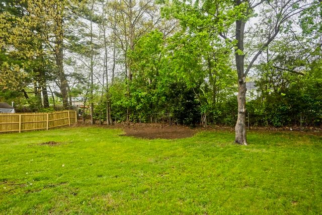 29 Birchwood Rd, Southwick, MA 01077
