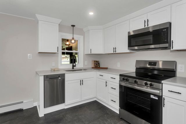 29 Birchwood Rd, Southwick, MA 01077