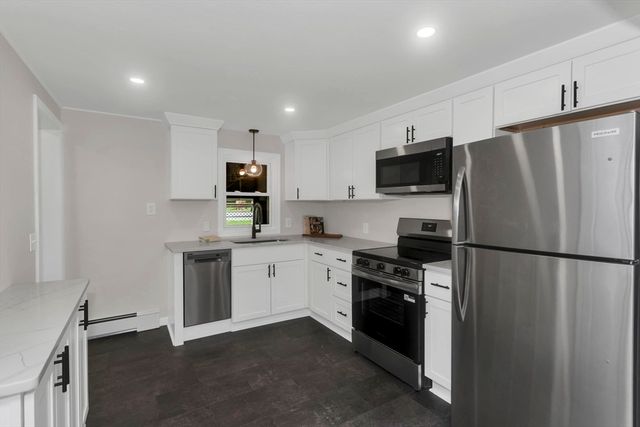 29 Birchwood Rd, Southwick, MA 01077