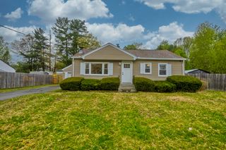 29 Birchwood Rd, Southwick, MA 01077