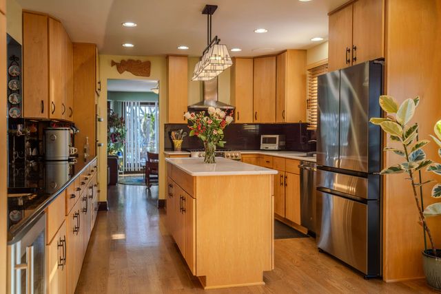 917 Tamer Lane, Glenview, IL 60025