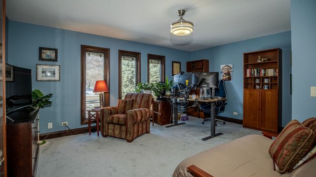 917 Tamer Lane, Glenview, IL 60025