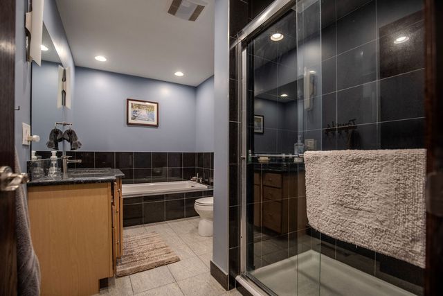 917 Tamer Lane, Glenview, IL 60025