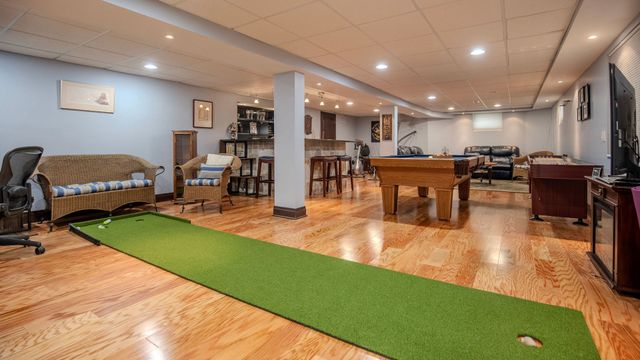 917 Tamer Lane, Glenview, IL 60025