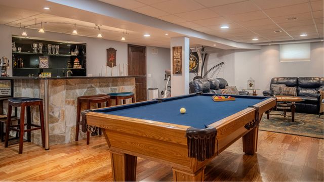 917 Tamer Lane, Glenview, IL 60025