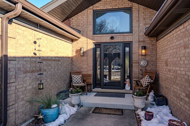 917 Tamer Lane, Glenview, IL 60025