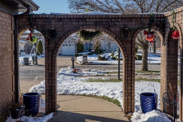 917 Tamer Lane, Glenview, IL 60025