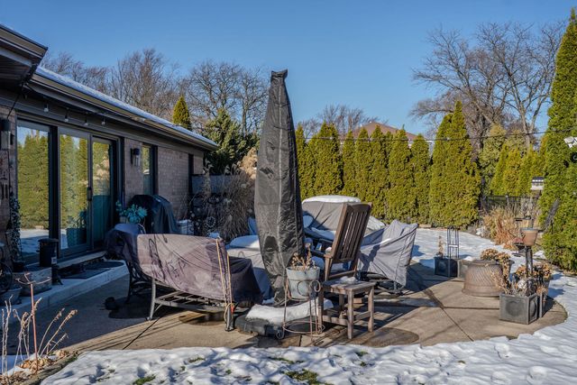 917 Tamer Lane, Glenview, IL 60025