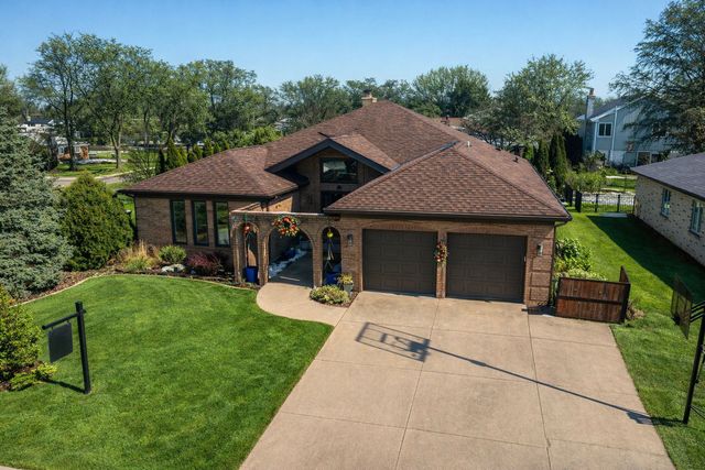 917 Tamer Lane, Glenview, IL 60025