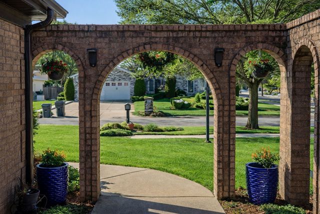 917 Tamer Lane, Glenview, IL 60025