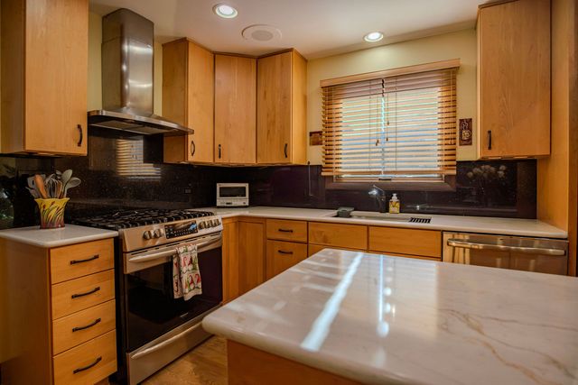 917 Tamer Lane, Glenview, IL 60025