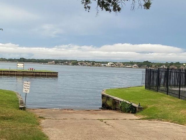 28831 Diamondhead S, Conroe, TX 77356