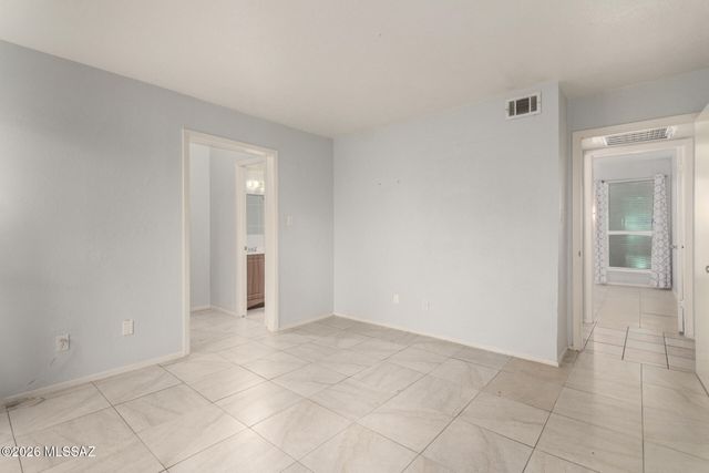 1620 N Wilmot Rd Unit L207, Tucson, AZ 85712