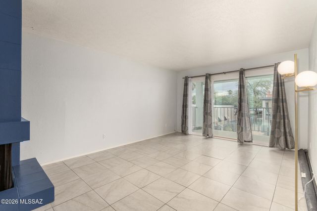 1620 N Wilmot Rd Unit L207, Tucson, AZ 85712