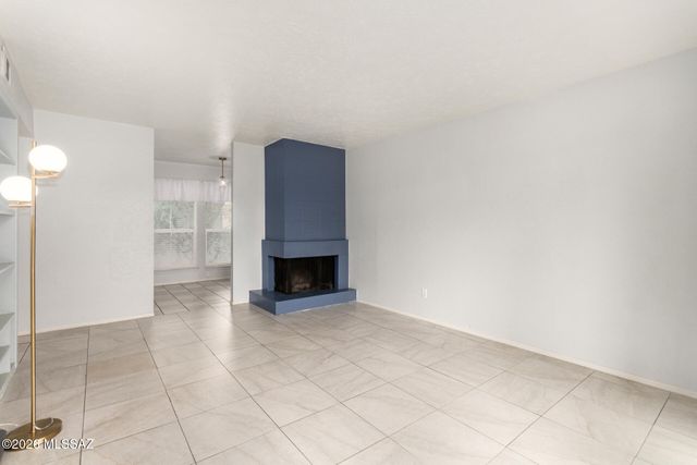 1620 N Wilmot Rd Unit L207, Tucson, AZ 85712