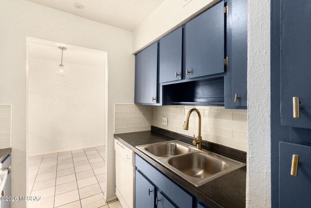 1620 N Wilmot Rd Unit L207, Tucson, AZ 85712