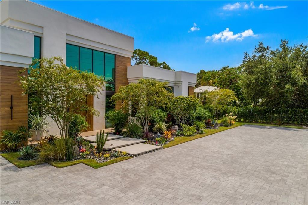 6616 Trail BLVD, NAPLES, FL 34108 — photo 2