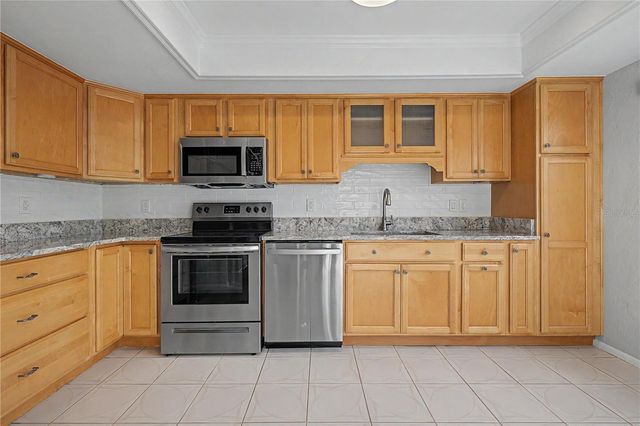 75 POOLE PLACE, Oldsmar, FL 34677